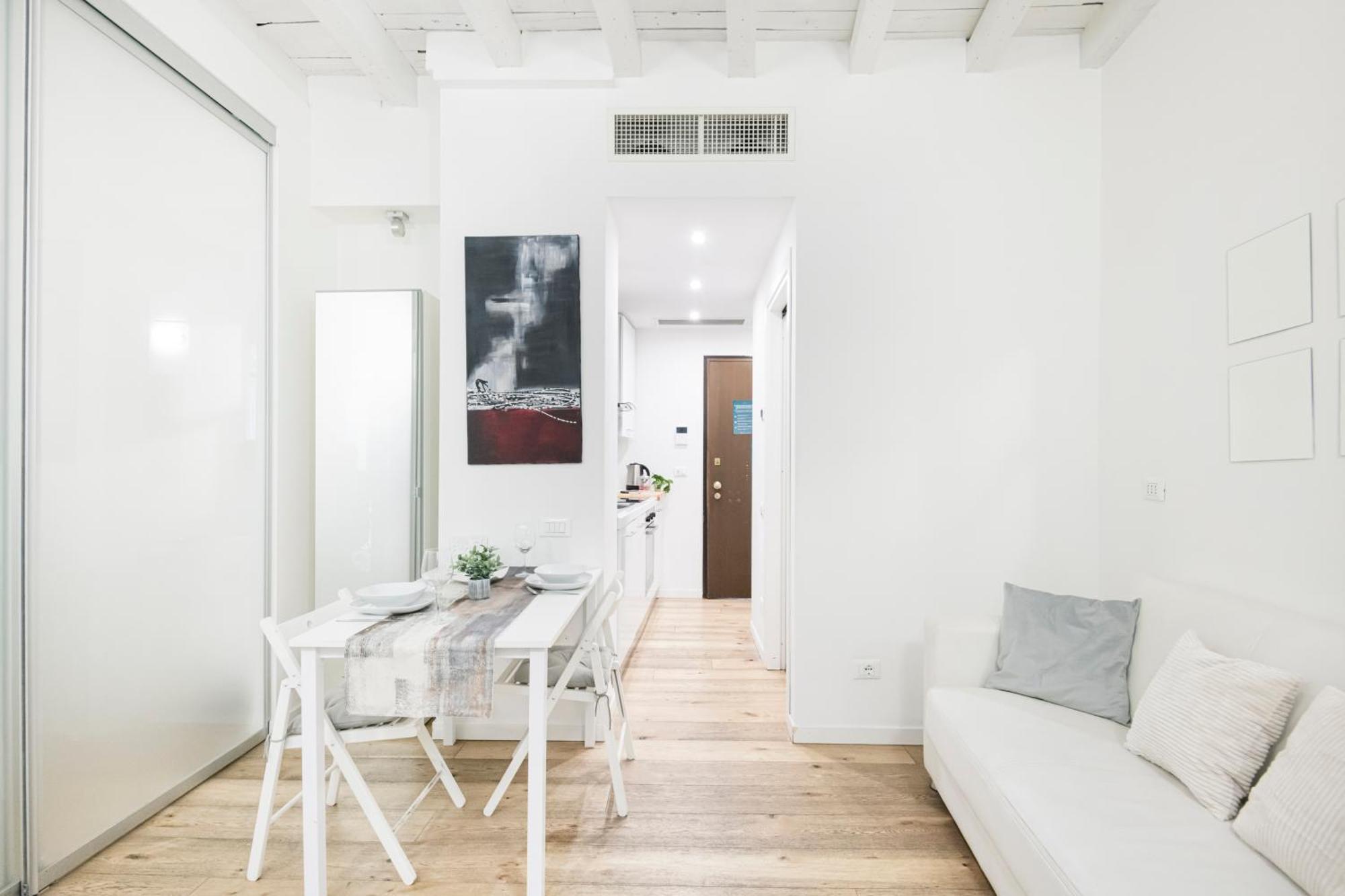 Amazing, New & Fully Furnished Studio In Duomo Milaan Buitenkant foto