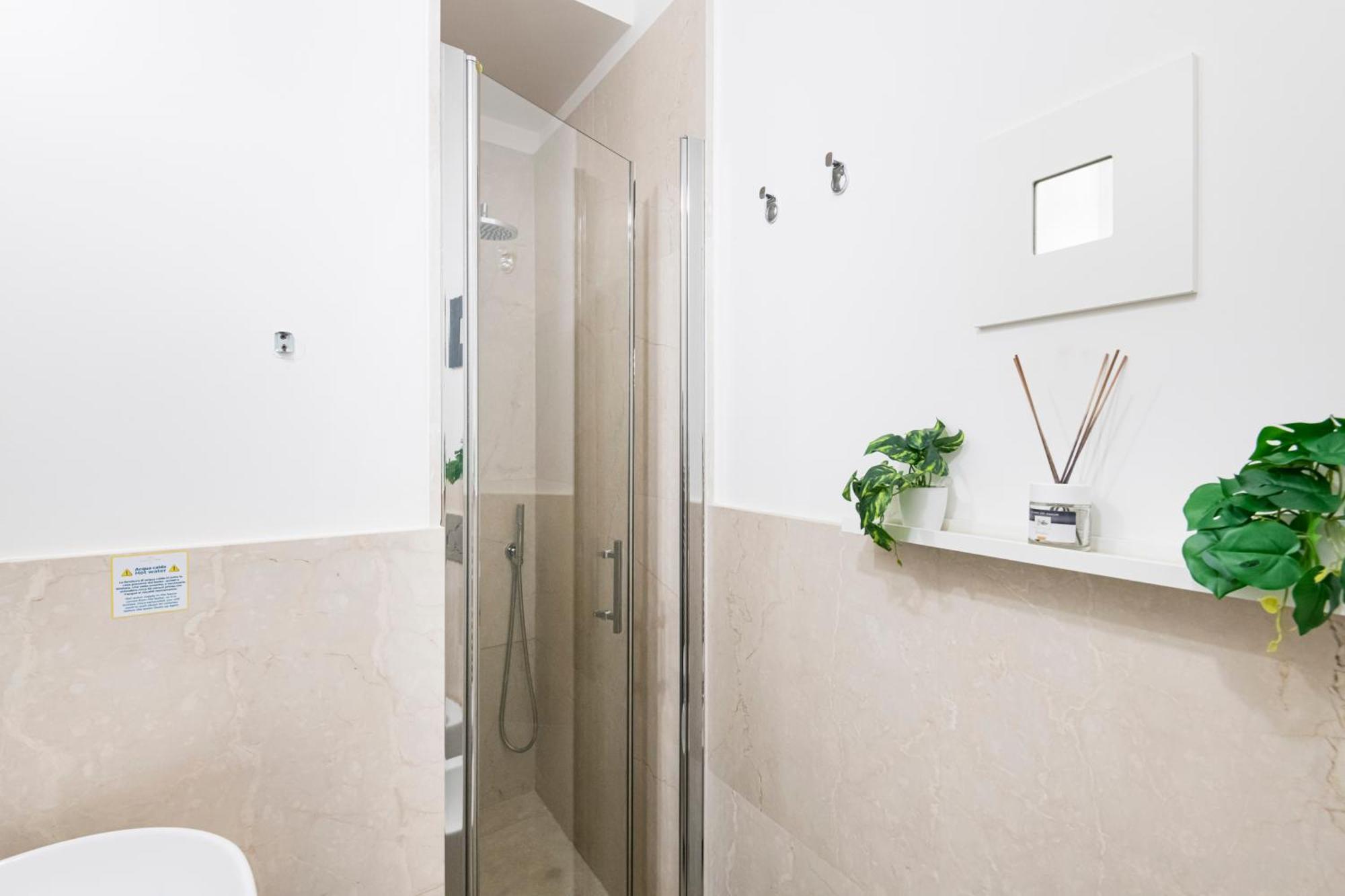 Amazing, New & Fully Furnished Studio In Duomo Milaan Buitenkant foto
